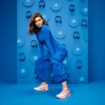 Kriti Sanon Instagram – Stepping into street style that’s bold and cool. Introducing the all new Skechers Street sneakers!
 
@skechersindia
#SkechersIndia #BrandAmbassador #SkechersStreet #FortheFreeSpirited #sneakers #streetstyle #Ad