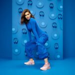 Kriti Sanon Instagram - Stepping into street style that’s bold and cool. Introducing the all new Skechers Street sneakers! @skechersindia #SkechersIndia #BrandAmbassador #SkechersStreet #FortheFreeSpirited #sneakers #streetstyle #Ad