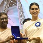 Kriti Sanon Instagram - The BIG Moment!! 🥹❤️ Missed you #Dinoo & @laxman.utekar !! So so much ❤️❤️