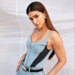 Kriti Sanon Instagram – 🦋🦋

Jassi Off to Delhi for the trailer launch! #Ganapath 

Outfit- @muglerofficial
Styled by: @sukritigrover 
Styling Team: @vanigupta.23
HMU- @aasifahmedofficial @kavyesharmaofficial 
📸- @tejasnerurkarr