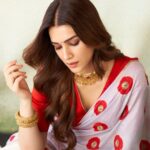 Kriti Sanon Instagram – ♥️ I’m a saree girl! ♥️
