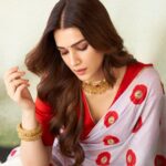 Kriti Sanon Instagram - ♥️ I’m a saree girl! ♥️