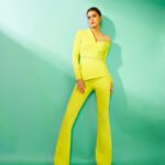 Kriti Sanon Instagram - Chartreuse? Neon Lemon? Or shall we call it the Hyphen Color now? 😉