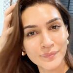 Kriti Sanon Instagram - My Winter Barrier Care Routine ❄️ | SkinKare Diaries 🫶 Step 1: Double Cleanse Always🌸 Step 2: DIY toner ❄️ Have been using rose water and glycerin toner for yearrrs now! Step 3: anti-oxidant rich Golden Hour Glow Serum ✨ Step 4: Most Important step for winters: BCC! 💦 This is all the love your skin barrier needs for winter. Trust me! Packed with ceramides and peptides, @letshyphen Barrier Care Cream is a winter saviour!!! Step 5: Face Oil (optional) apply a non-comedogenic oil to seal the moisture. Step 6: Castor + Olive Oil for lashes and brows Step 7: Vitamin-Infused-Peptide Lip Balm. 💋 This has been my saviour for chapped and dry lips during winters! My constant companion!