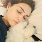 Kriti Sanon Instagram - Little joys of life.. ♥️♥️ Cuddles, self love, food, calm, home, sunlight and more food. (I’m a true punjabi)