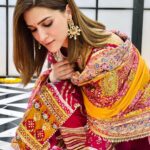 Kriti Sanon Instagram - Diwali dump! 💥❤️😍🪔 Lights, colours, flowers, punjabi food and lots of love & warmth! ❤️