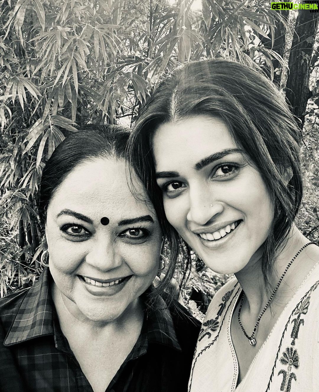 Kriti Sanon Instagram - Every film has a piece of my heart in it, but some have my soul too.. #DoPatti has had my heart, soul, brain, love, tears, dreams and more.. My first as a producer under @bluebutterflyfilmsofficial and I’ve thoroughly enjoyed this creative journey!! 🥹🥹 As my heart sinks knowing that this ride has come to an end, I’m grateful for the beautiful memories and the even more beautiful people who made it so special!❤️ @kanika.d my brilliant writer and co-producer- I lovveee your passion for films and I’m so glad we did this together! here’s to telling many more exciting stories together 😘❤️ @beatnikbob5 you’ve created magic with your vision & your quirky way of looking at basics! And oh yes, You’re one of the coolest directors I’ve worked with! 🤟🤗💖 @kajol ma’am I’m so so glad I got to work with you again!! I love that you are so real in a not-so-real world! Thank you for always helping me give my best! ❤️❤️ @tanviazmiofficial ma’am you are a rockstar! I love you and I’m so glad I got to know you! Thank you for being so warm and amazing! ❤️🤗 @shaheernsheikh can’t wait for the world to see you shine bright in your debut!! ✨ Glad to have found a friend in you! 🫶🏻May this be the beginning of a beautiful new journey in your life! ❤️ @martratassepp Martyyy you are brilliant and this film wouldn’t have been what it is without you! Thank you for shooting it so passionately! And last but not the least thank you @netflix_in #Monica @ruchikaakapoor and the entire team for making this beautiful story come to life!! Releasing 2024! Cant wait! @bluebutterflyfilmsofficial @kathhapictures