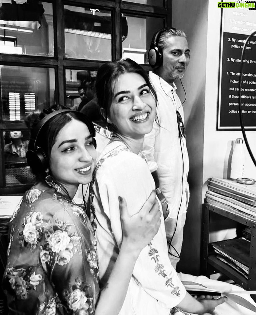 Kriti Sanon Instagram - Every film has a piece of my heart in it, but some have my soul too.. #DoPatti has had my heart, soul, brain, love, tears, dreams and more.. My first as a producer under @bluebutterflyfilmsofficial and I’ve thoroughly enjoyed this creative journey!! 🥹🥹 As my heart sinks knowing that this ride has come to an end, I’m grateful for the beautiful memories and the even more beautiful people who made it so special!❤️ @kanika.d my brilliant writer and co-producer- I lovveee your passion for films and I’m so glad we did this together! here’s to telling many more exciting stories together 😘❤️ @beatnikbob5 you’ve created magic with your vision & your quirky way of looking at basics! And oh yes, You’re one of the coolest directors I’ve worked with! 🤟🤗💖 @kajol ma’am I’m so so glad I got to work with you again!! I love that you are so real in a not-so-real world! Thank you for always helping me give my best! ❤️❤️ @tanviazmiofficial ma’am you are a rockstar! I love you and I’m so glad I got to know you! Thank you for being so warm and amazing! ❤️🤗 @shaheernsheikh can’t wait for the world to see you shine bright in your debut!! ✨ Glad to have found a friend in you! 🫶🏻May this be the beginning of a beautiful new journey in your life! ❤️ @martratassepp Martyyy you are brilliant and this film wouldn’t have been what it is without you! Thank you for shooting it so passionately! And last but not the least thank you @netflix_in #Monica @ruchikaakapoor and the entire team for making this beautiful story come to life!! Releasing 2024! Cant wait! @bluebutterflyfilmsofficial @kathhapictures