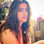 Kriti Sanon Instagram - Happiest Birthday my beautiful girl!!! ❤️❤️ My baby sister, my best friend, my all-time favourite entertainer and my companion for life!! I love you beyond what words can say! ❤️😘 And I’m proud of the beautiful person you are, inside out! May this year be everything that your heart wants it to be and more my baby! 🥹❤️ Missing you!!!! @nupursanon