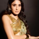 Kritika Kamra Instagram - The memo said “Glitz & Glam” 💫 Outfit - @printsbyradhika Jewellery- @siaartjewellery Heels- @gucci Stylist- @styledbyzainabb Assisted by @mannatbhallaa Makeup- @miimoglam Hair- @kimberlyychu 📸 @venurasuri 💛
