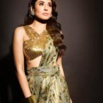 Kritika Kamra Instagram - The memo said “Glitz & Glam” 💫 Outfit - @printsbyradhika Jewellery- @siaartjewellery Heels- @gucci Stylist- @styledbyzainabb Assisted by @mannatbhallaa Makeup- @miimoglam Hair- @kimberlyychu 📸 @venurasuri 💛