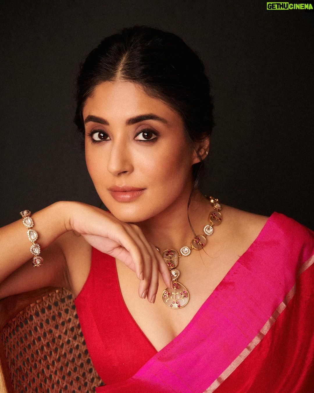 Kritika Kamra Instagram - Kritika Kamra in @cinnabar ❤️ Jewellery @preetimohanofficial @sanzanyjewels Styled by: @styledbyzainabb Styling assistant: @mannatbhallaa Makeup: @miimoglam Hair: @swapnilkashid_ 📸 @kunalgupta91