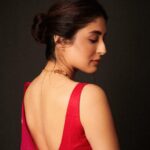 Kritika Kamra Instagram - In Maa’s favourite Chanderi saree of the season 💌 Wearing @cinnabar Jewellery @@preetimohanofficial @sanzanyjewels Styled by: @styledbyzainabb Styling assistant: @mannatbhallaa Makeup: @miimoglam Hair: @swapnilkashid_ 📸 @kunalgupta91