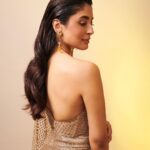 Kritika Kamra Instagram - For the spectacular opening of @mumbaifilmfestival 2023 ✨ In @rohitgandhirahulkhanna and @karishma.joolry Styled by @beezsharma Style team : @naishasinghvi Hair : @swapnilkashid_ Makeup : @miimoglam Photos : @kunalgupta91 Nita Mukesh Ambani Cultural Centre