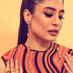 Kritika Kamra Instagram - Nightcrawlers unite! Outfit : @labelmannatgupta Accessories: @misho_designs Stylist : @beezsharma 🧡 Style Team : @naishasinghvi Photographer : @vievekdesai Hair : @swapnilkashid_ Makeup : @miimoglam #bollywoodhungama #bollywoodhungamaottindiafest #bhottindiafest #indiaentertainmentawards