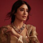 Kritika Kamra Instagram - 🌹 📸 @pehelaggarwal Stylist - @styledbyzainabb Assisted by - @mannatbhallaa Makeup - @taskeen_c Hair- @niyati_kothari Outfit- @archanajaju.in Jewellery- @sanzanyjewels @dipublicrelations Ring&anklet- @preetimohanofficial
