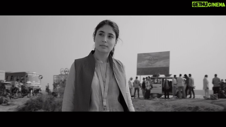 Kritika Kamra Instagram - A crisis that created borders within the country and its people. Teaser Out Now! Witness the invisible story of #Bheed, releasing in cinemas on 24th March 2023 @anubhavsinhaa @rajkummar_rao #PankajKapur @bhumipednekar @ashutosh_ramnarayan @diamirzaofficial @virendrasaxenna07 #AdityaSrivastava @sushilpandeyofficial @karanpandittoday @benarasmediaworks @dhrubdubey @sagarrshirgaonkar @castingchhabra @Aafilms.official @Reliance.entertainment