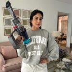 Kritika Kamra Instagram - Pre diwali cleaning is obviously a non negotiable, but what about post diwali cleaning?! After hosting people at home & enjoying, it’s time to clean up 🧺🫧 I have always relied on Dyson Vacuums & this one is even better - a new colour with a few new bonus attachments ✨ It’s limited edition, so better check it out soon @dyson_india #DysonIndia #DysonHome #DysonV12 #Gifted