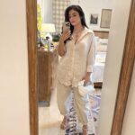 Kritika Kamra Instagram - 10 mins late because 🪞