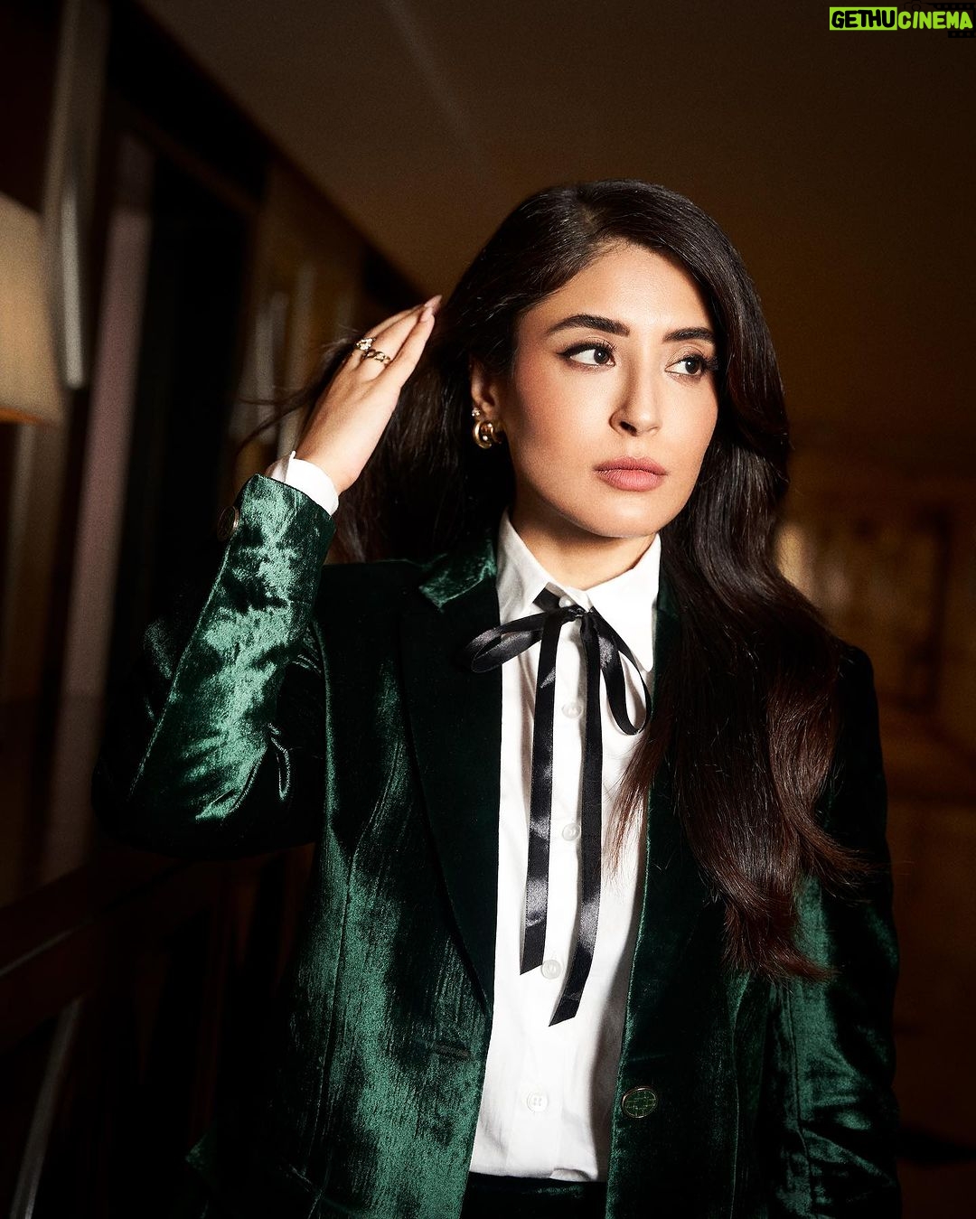 Kritika Kamra Instagram - Mean business #khabarpakkihai #bambaimerijaan Makeup - @miimoglam Hair - @swapnilkashid_ Outfit - Custom made by @_thedownload Hoop earrings - @e3kjewelery Studs - @ishhaara Rings - @e3kjewelery @iblamebeads Styled by - @sheefajgilani Style team - @palakshahh18 @astha_kothari ๐ธ @pixel.exposures