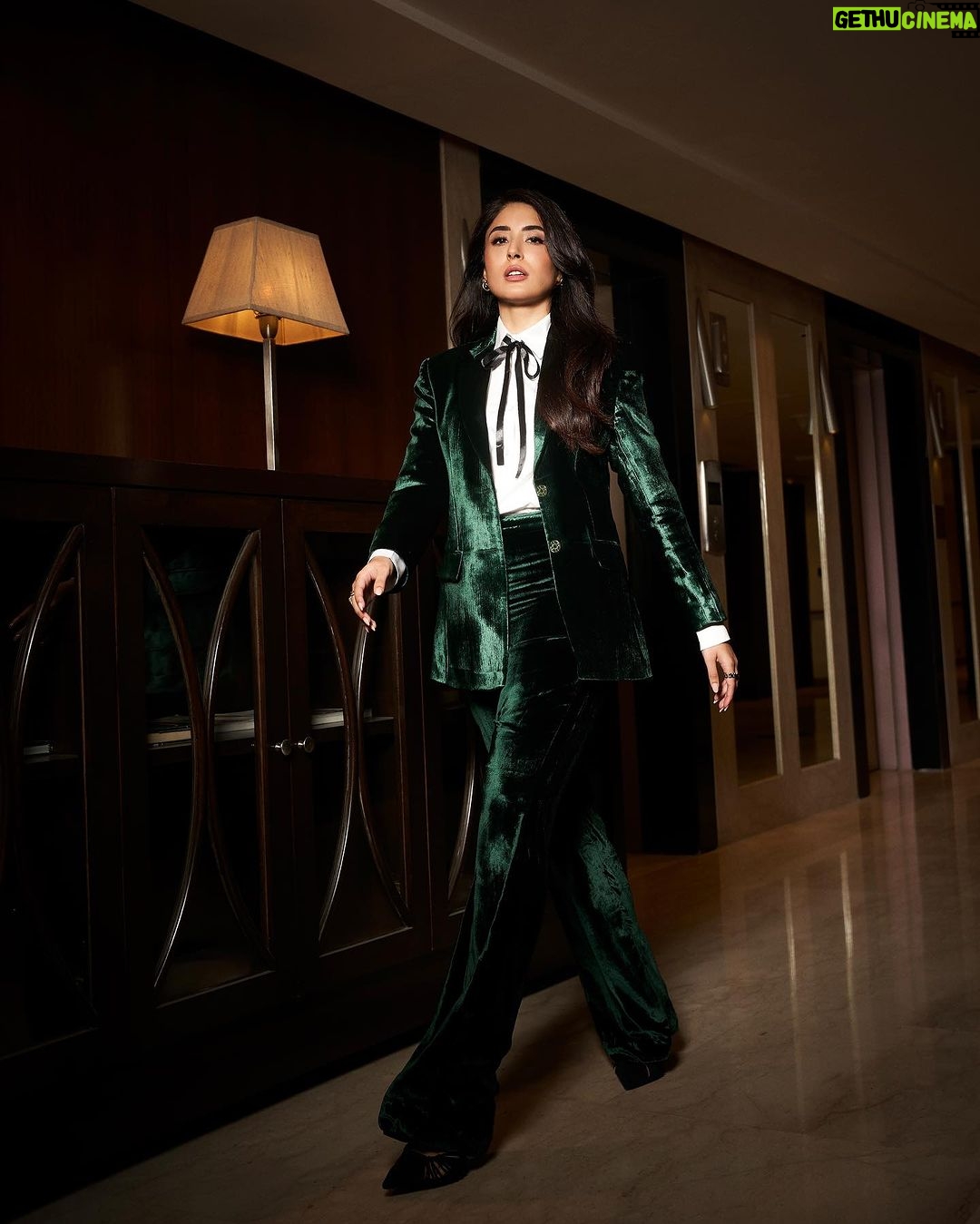 Kritika Kamra Instagram - Mean business #khabarpakkihai #bambaimerijaan Makeup - @miimoglam Hair - @swapnilkashid_ Outfit - Custom made by @_thedownload Hoop earrings - @e3kjewelery Studs - @ishhaara Rings - @e3kjewelery @iblamebeads Styled by - @sheefajgilani Style team - @palakshahh18 @astha_kothari ๐ธ @pixel.exposures