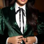 Kritika Kamra Instagram - Mean business #khabarpakkihai #bambaimerijaan Makeup - @miimoglam Hair - @swapnilkashid_ Outfit - Custom made by @_thedownload Hoop earrings - @e3kjewelery Studs - @ishhaara Rings - @e3kjewelery @iblamebeads Styled by - @sheefajgilani Style team - @palakshahh18 @astha_kothari 📸 @pixel.exposures
