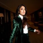 Kritika Kamra Instagram - Mean business #khabarpakkihai #bambaimerijaan Makeup - @miimoglam Hair - @swapnilkashid_ Outfit - Custom made by @_thedownload Hoop earrings - @e3kjewelery Studs - @ishhaara Rings - @e3kjewelery @iblamebeads Styled by - @sheefajgilani Style team - @palakshahh18 @astha_kothari 📸 @pixel.exposures