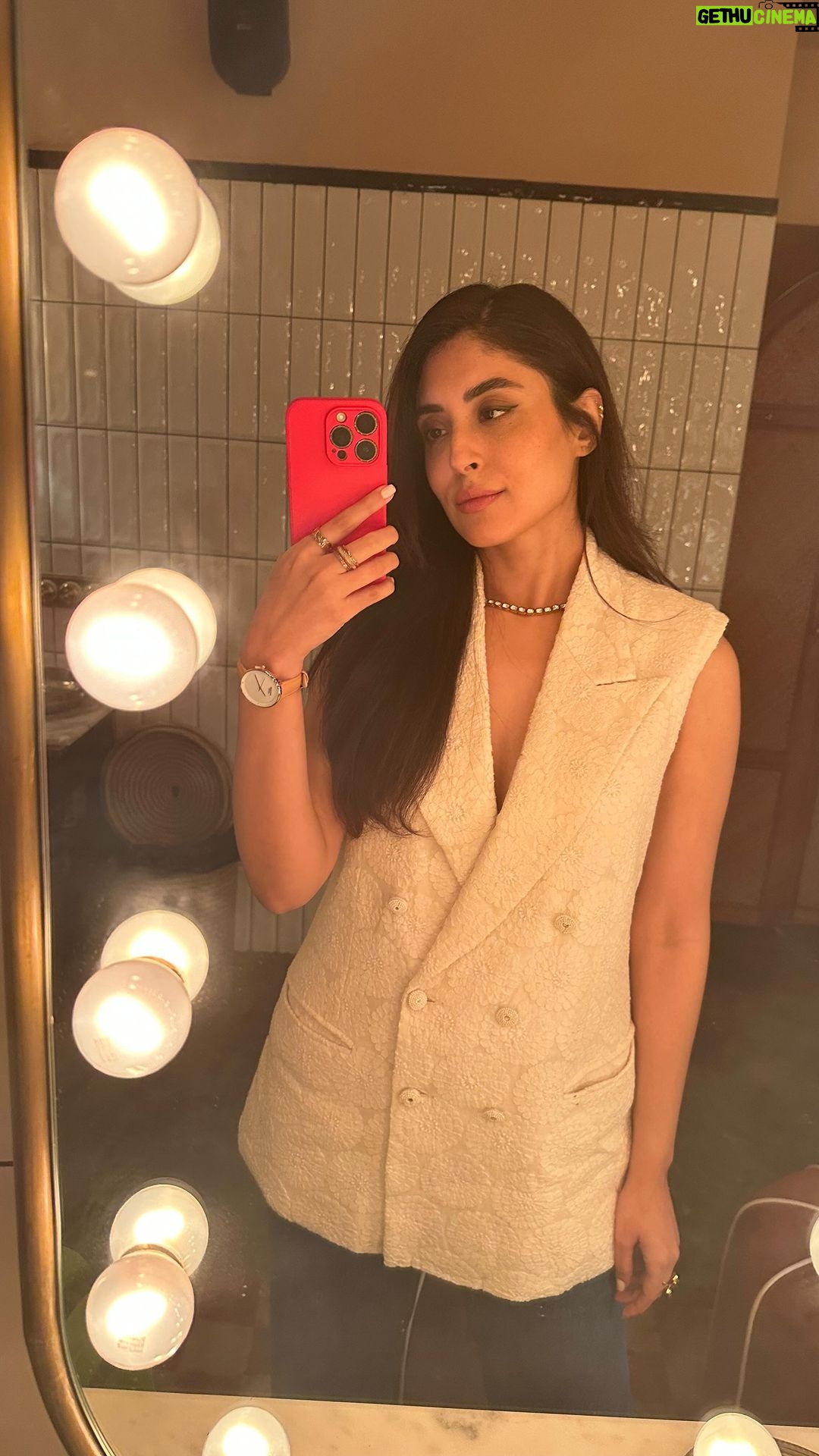 Kritika Kamra Instagram - @krasi_studio_official 🤍