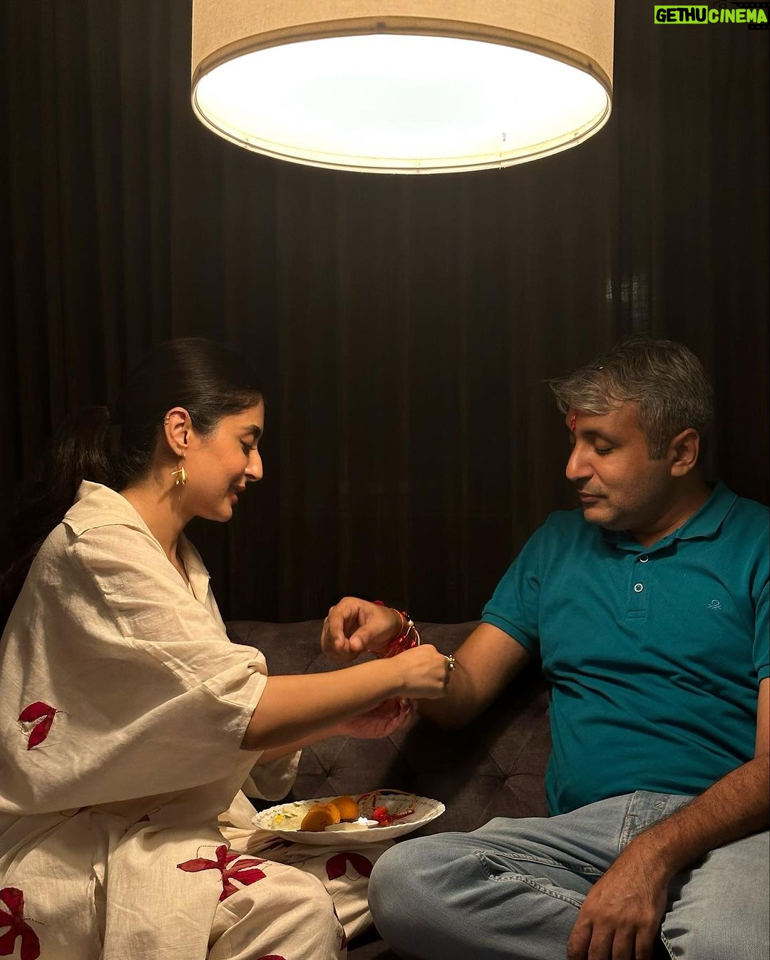 Kritika Kamra Instagram - Happy Rakhi ❤️
