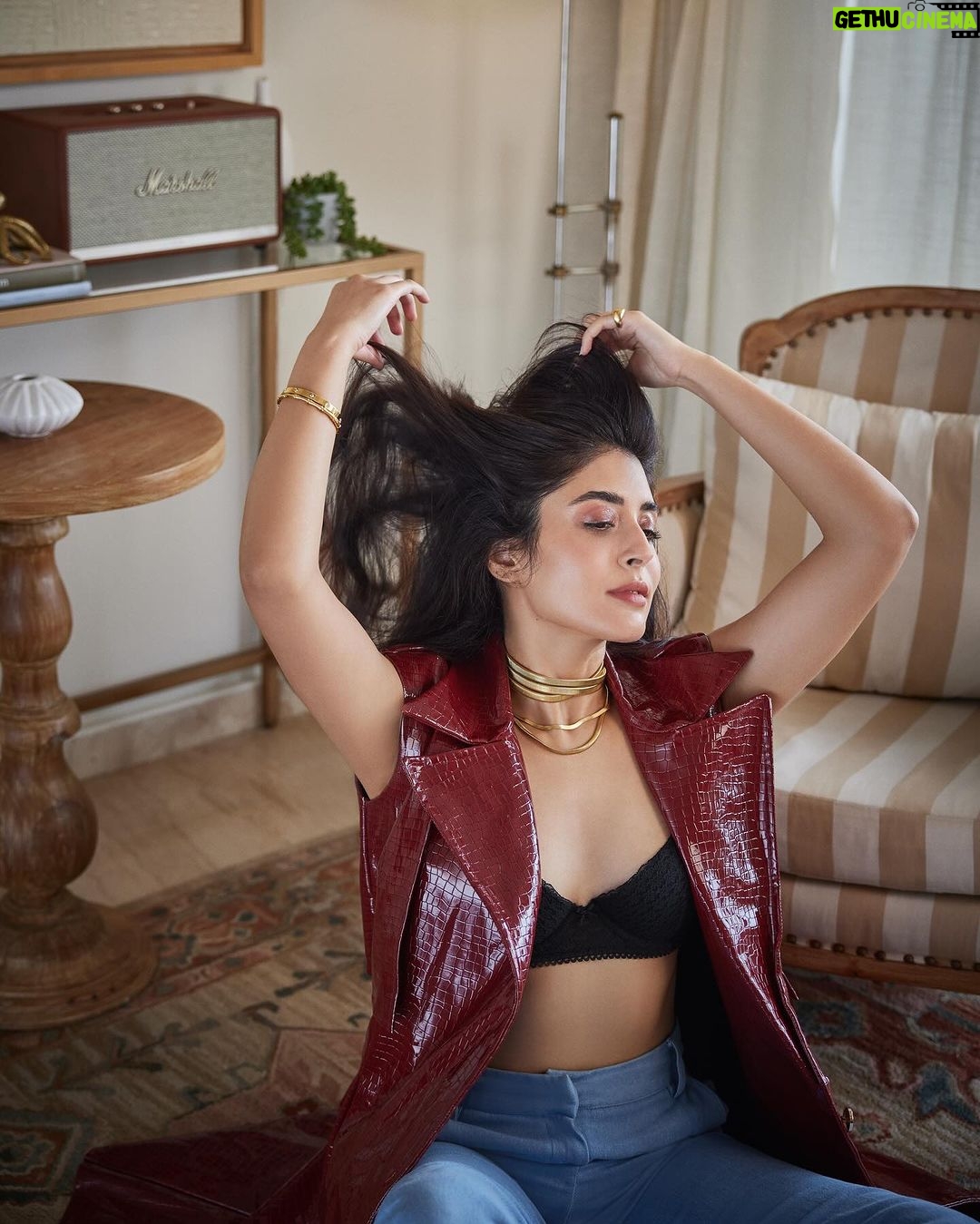 Kritika Kamra Instagram - In my head, I’m somewhere between here and now 📸 @tianakamtephotography Makeup @chrissybaps Hair @cletusliuu Styled by @sheefajgilani Assisted by @kashishsinhaaa Fashion intern @jhanvikhatwani_ Trench coat @zabellaofficial Pants @mellowdrama_official Neck stack @the_bling_girll @offbeatmediain Bracelets @dha.ra.india