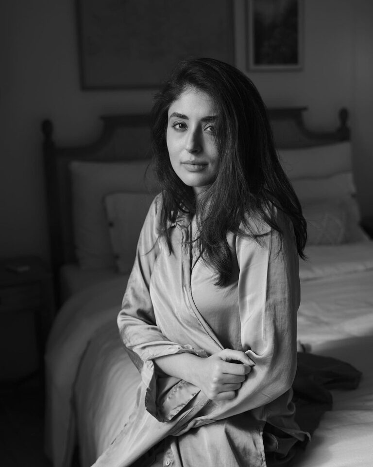 Kritika Kamra Instagram - 💌 as precious as sunrays on mostly grey days ⛅️
