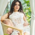 Kritika Kamra Instagram - Aloha! It’s been a while. 📸 @theabhivalera @fifteenproduction_ @aayushi.ruparel ✨