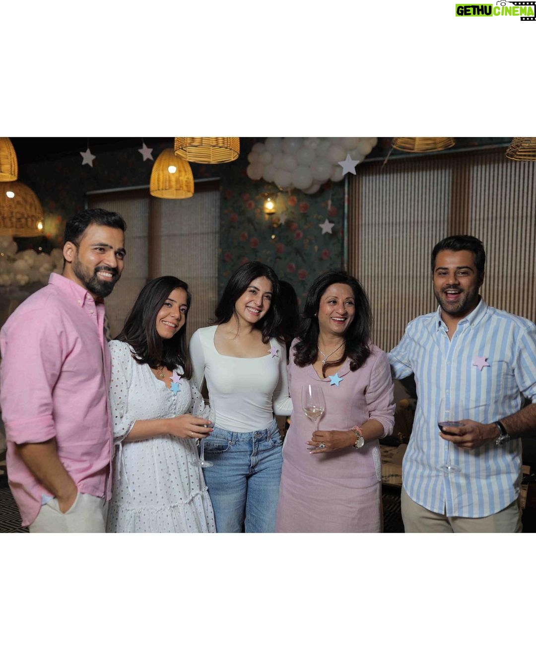 Kritika Kamra Instagram - Baby Saikia’s gonna be here soon! 💝 Clearly we can’t keep calm! @nupurnagpal @saikd_ #mryoda Delhi