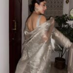 Kritika Kamra Instagram - Eid Mubarak 🌙✨ #chandraat #eid2023 #cinnabar