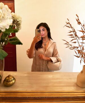 Kritika Kamra Instagram - 10 mins late because 🪞