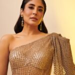Kritika Kamra Instagram - For the spectacular opening of @mumbaifilmfestival 2023 ✨ In @rohitgandhirahulkhanna and @karishma.joolry Styled by @beezsharma Style team : @naishasinghvi Hair : @swapnilkashid_ Makeup : @miimoglam Photos : @kunalgupta91 Nita Mukesh Ambani Cultural Centre