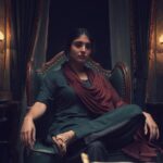 Kritika Kamra Instagram - I never feel my character on the first day of shoot. No amount of prep or thinking helps. When I sit in the makeup chair on Day 1, I feel like an imposter. It’s the people around who believe I am that name on the door of the vanity van. With Habiba, it was no different. Armed with a brilliant arc thanks to @rensildsilva @filmwaalasam @chaitanya.chopra and the right words and rhythm gifted by @abbasdalal @hussain.dalal , I arrived on set with gratitude towards @castingbay knowing very well, I wasn’t her yet. It’s the conviction and talent of a great team that sails you through. Things you do everyday become a ritual and somewhere along the way you become the person. It was the right amout of kajal that @sama.rajan put in my eyes everyday while gently enquiring about scenes we were going to shoot; @ray_han_san patiently braiding my hair while making sure the music he played was always as per my mood or nerves; the big & small nose pins and mismatched dupattas @zeebamiraie @prachi_dhamnaskar dressed me in that made me look like a person and clothes not costume. @nitinvgaikwad gave me my room, us our home.. heck, he gave us a city! @johnschmidtdp lensed us and our world in ways we could’ve never imagined. @sejaldeshpande set goals of grit and fearlessness in real life. And @shujaatsaudagar . @shujaatsaudagar right from the first reading called me Habiba with belief I didn’t have and in that short amount of time, nobody else could’ve had. He put his trust in me and his heart and soul into his work every single day. He made me believe.. in me, in this world. After all, #BambaiMeriJaan is his world, we’re just fortunate to live in it. Somewhere along this journey I started feeling my character’s pulse. And on the last day, I cried. It’s strange to miss someone like her but I did.. for quite a while, because I had only just found Habiba. Pictures - 1. Cover page; album : Habiba 2. Final checks 3. Mood check 4. An unforgettable night 5. Habiba’s room at Musafirkhana 6. Dara > skyline 7. Family ❤️ 8. The Master in the shadows 🪄 9. A souvenir from set that now sits on my dresser 💝 #makingof #habiba #bambaimerijaanonprime @primevideoin @excelmovies