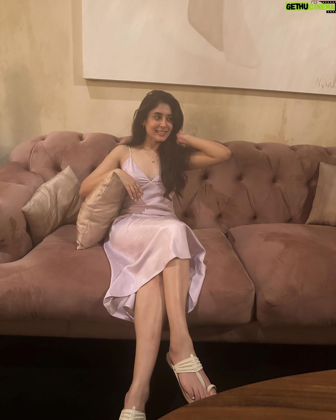 Kritika Kamra Instagram - Not counting steps or calories. Busy lazing, gazing and grazing 🤭