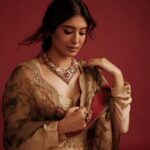 Kritika Kamra Instagram - 🌹 📸 @pehelaggarwal Stylist - @styledbyzainabb Assisted by - @mannatbhallaa Makeup - @taskeen_c Hair- @niyati_kothari Outfit- @archanajaju.in Jewellery- @sanzanyjewels @dipublicrelations Ring&anklet- @preetimohanofficial