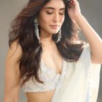 Kritika Kamra Instagram - 🫧🥹 Wearing @mishruofficial and @siaartjewellery Stylist- @styledbyzainabb Assisted by @mannatbhallaa Makeup- @miimoglam Hair- @kimberlyychu Lensed by @venurasuri