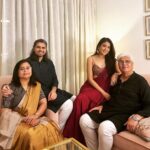 Kritika Kamra Instagram - Love, light and peace ❤️✨ Happy Diwali 🪔 Wearing @ri_ritukumar Jewellery @goldenwindow @ascend.rohank @styledbyzainabb thanks for picking this saree, I love it 🥰 @saurabh_sonkar thank you for the portraits 🫶