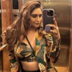 Krystle D’Souza Instagram – Perfect < Worth it 🍂
.

.
Outfit - @ahiclothing 
Pr - @sonyashaikh