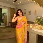 Kusha Kapila Instagram - may we all be the light we are looking for✨🧚‍♀️🌸 happy diwali, cuties. Adult me seems to be a little too obsessed with this festival… and emojis. wearing @archanashahofficial styled bh @ayeshaaminnigam