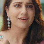 Kusha Kapila Instagram – Meet Chaya, jo Rajat ke har issue ko hatke tareeke se handle karti hai, aur dikhati hai usse sahi raasta!
watch Chaya and uska pyaara bond with Rajat on #DehatiLadke, streaming on @amazonminiTV for FREE!
@shinepandey @aasifkhan_1 @kushakapila @raghav_sharmaaaaa @saamyajainn @tanish7t @tewarisaurabh @instaprashant @sumeetchaudhry @sethikewal
#AmazonminiTV #DehatiLadkeOnAmazonminiTV #HaqSeDehati #StreamingNow
