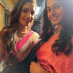 Kushee Ravi Instagram - Just us, embracing every moment as ‘us’. All love and love to all you guys from the sets of full meals❤️ Love PP #pooja #preethi Styling by our very own @stylebyaishwarya Wearing @saitanarya Makeup and hair : @makeovers_by_shwethagowda @makeovers_by_sowmyaraj Assisted by @thestyles_surya @fullmeals_movie Bengaluru