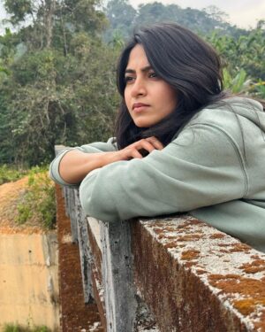 Kushee Ravi Instagram - 🍀
.
.
Pc : @harshil_koushik 
#dia #soulofdia #film #filmindustry #kushee #actor #actorslife