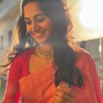 Kushee Ravi Instagram - "A smile is an inexpensive way to change your looks." . . . Pc : @lohitksl Mua : @makeovers_by_shwethagowda Styling : @stylebyaishwarya #dia #spookycollege #fullmeals #pindam #actor #actorslife #kannadaindustry #soul #soulofdia #kusheeravi #kannadathi