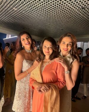 Lakshmi Manchu Instagram - My Diwali Weekend🪔❤️✨
#HappyDiwali2023