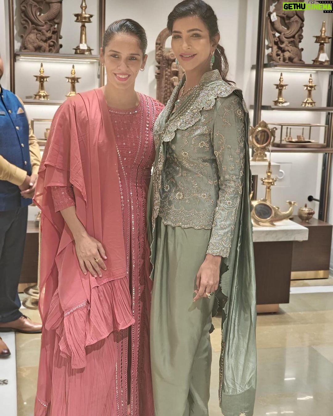 Lakshmi Manchu Instagram - Lost in the timeless allure of Swadesh, Hyderabad, guided by the discerning eye of Nita Ambani Ji. In this inaugural, Swadesh unfolded like a poetic saga, marking its first-ever launch. Sarees that weave tales of tradition, artefacts echoing the heartbeat of culture, and jewelry that sparkles with heritage. Each step is a dance through the delicate tapestry of India's rich artistic legacy. Grateful for a day immersed in the symphony of craftsmanship and beauty. @mirzasaniar @shilpareddy.official @sudha_r @namratashirodkar @aashka_ @nehwalsaina @mickeycontractor @parvathi_reddy_nukalapati_ @nita.ambaniii 🌺