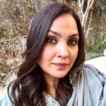 Lara Dutta Instagram - Iss Maa-beti ki muskurahat ke peeche kya dard chipa hai?? #Wilayat #Wasima Charlie Chopra and The Mystery Of Solang Valley, streaming now, only on Sony LIV. Get ready to be on the edge of your seats because this murder mystery has it all! A chilling murder, stirring secrets, multiple suspects, and one Detective who will put an end to the biggest question yet - Who killed Brig. Rawat? Directed by @vishalrbhardwaj in association with #TuskTaleFilms, starring @wamiqagabbi @priyanshupainyuli @Neena_Gupta @naseeruddin49 #RatnaPathakShah @GulshanGrover @LaraBhupathi @iamroysanyal @Paoli_Dam @imaadshahmadboy @thesurrealvivaanshah @pulkitmakol @priti.shahani @saugatam @sonylivinternational #CharlieChopra #CharlieChopraOnSonyLIV